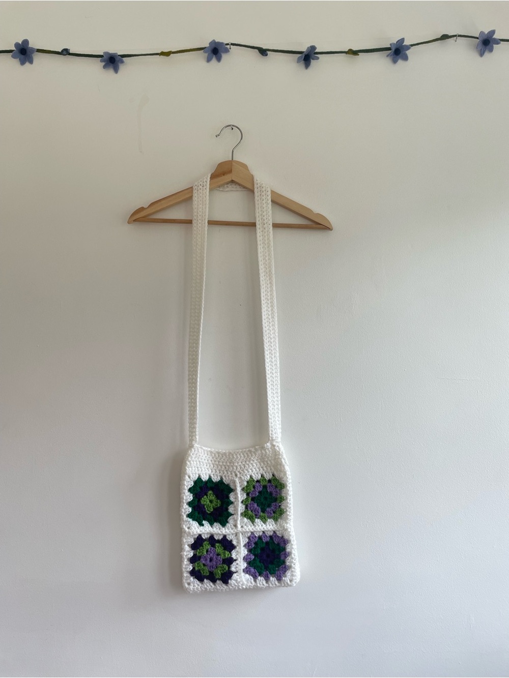 Handmade White Crochet Granny Square Crossbody Bag - Picture 4 of 8